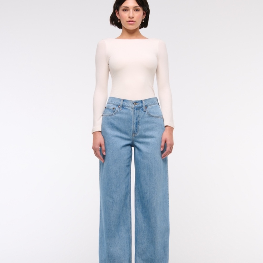 Abercrombie Wide Leg High Rise Jean